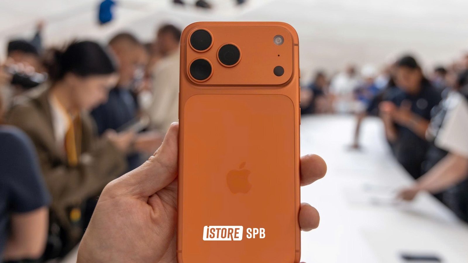 iPhone 17 Pro Max в одиночку обошёл по продажам все Android Ultra-флагманы вместе взятые. Разбираемся, что это значит для рынка
