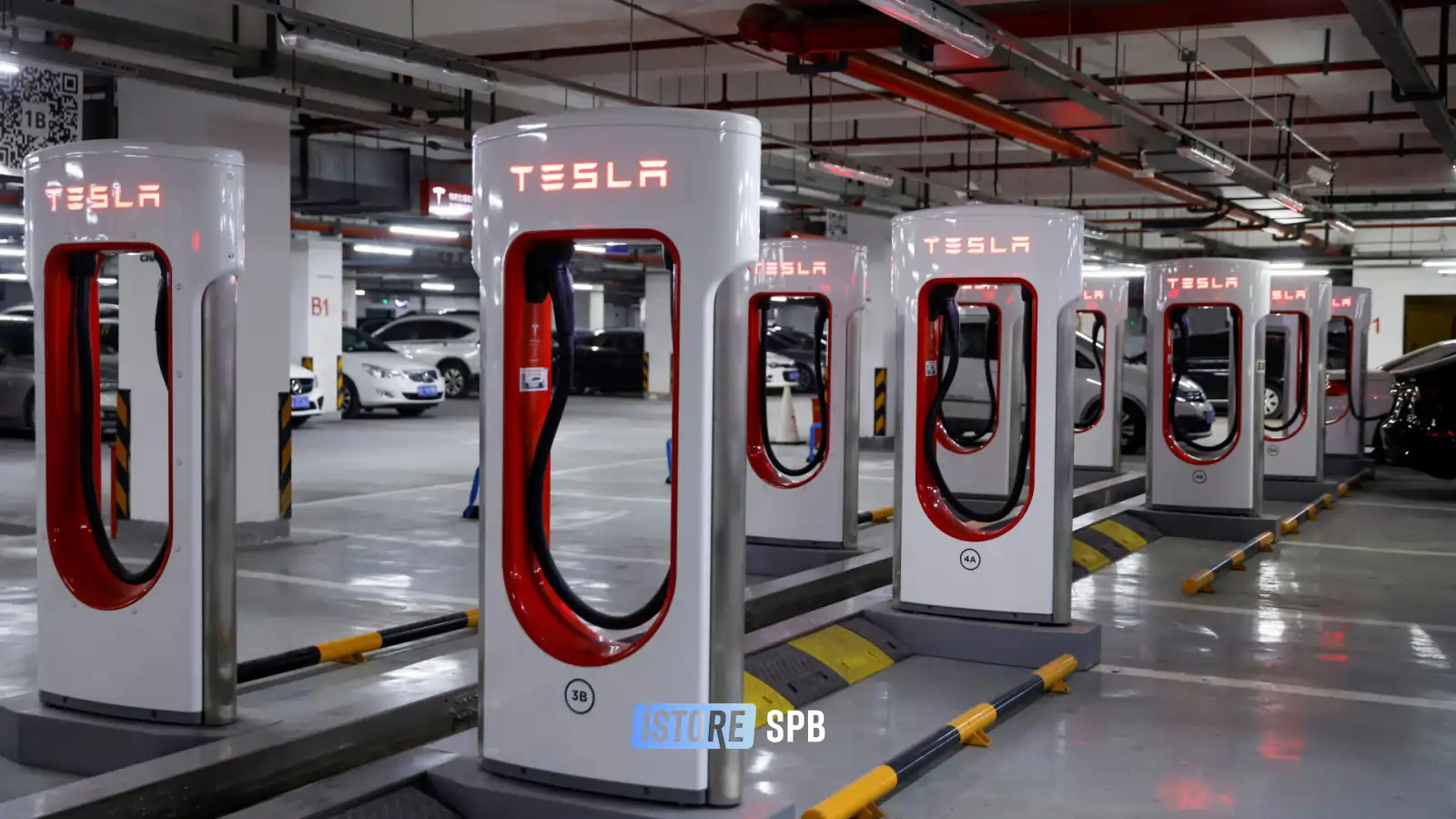 Tesla строит гигазарядку robotaxi: CarPlay и iPhone — такси будущего уже в кармане